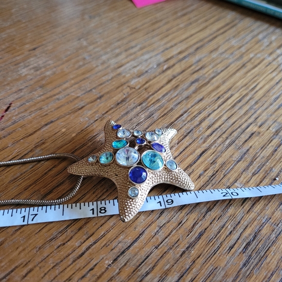 Gold Rhinestone Starfish Necklace - Picture 8 of 12